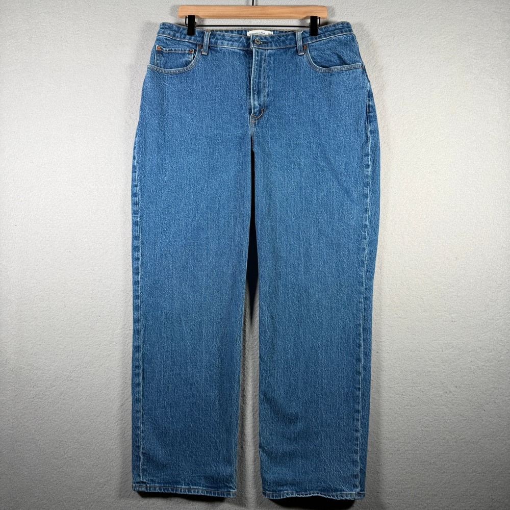 Abercrombie & Fitch Curve Love The 90s Relaxed Jean High Rise Blue 33 16R